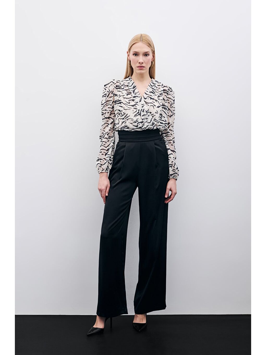 Puantiye Dokulu Bodysuit - Siyah-4