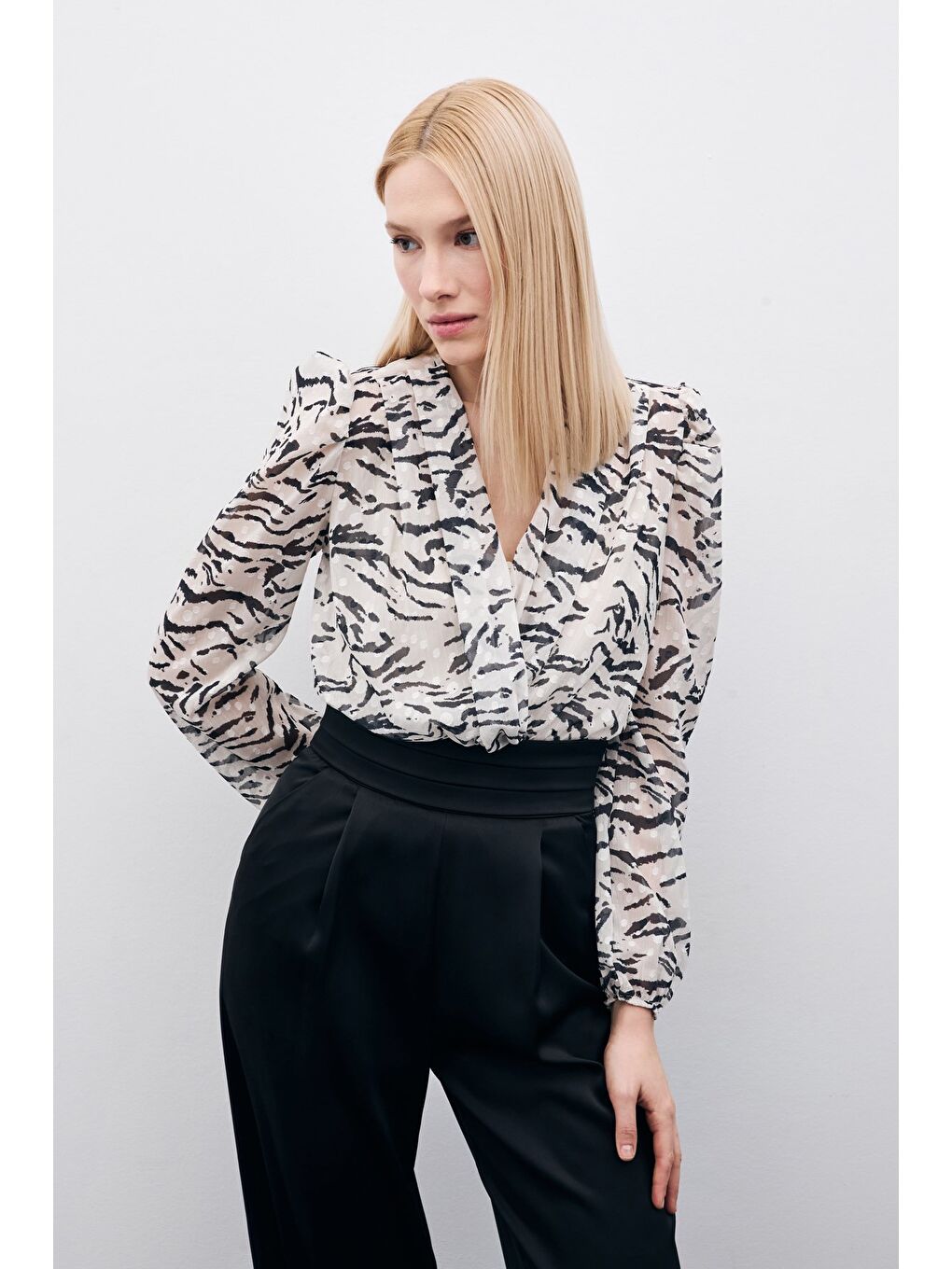 Puantiye Dokulu Bodysuit - Siyah-5