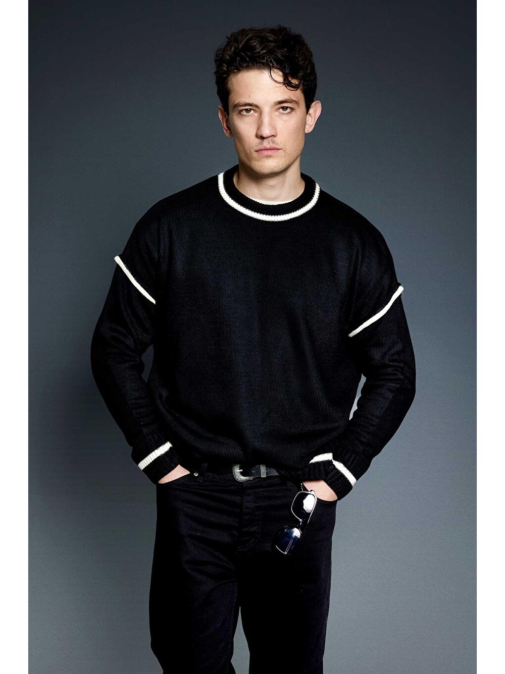 Erkek Oversize Yuvarlak Yaka Kontrast Detaylı Kazak Siyah-5