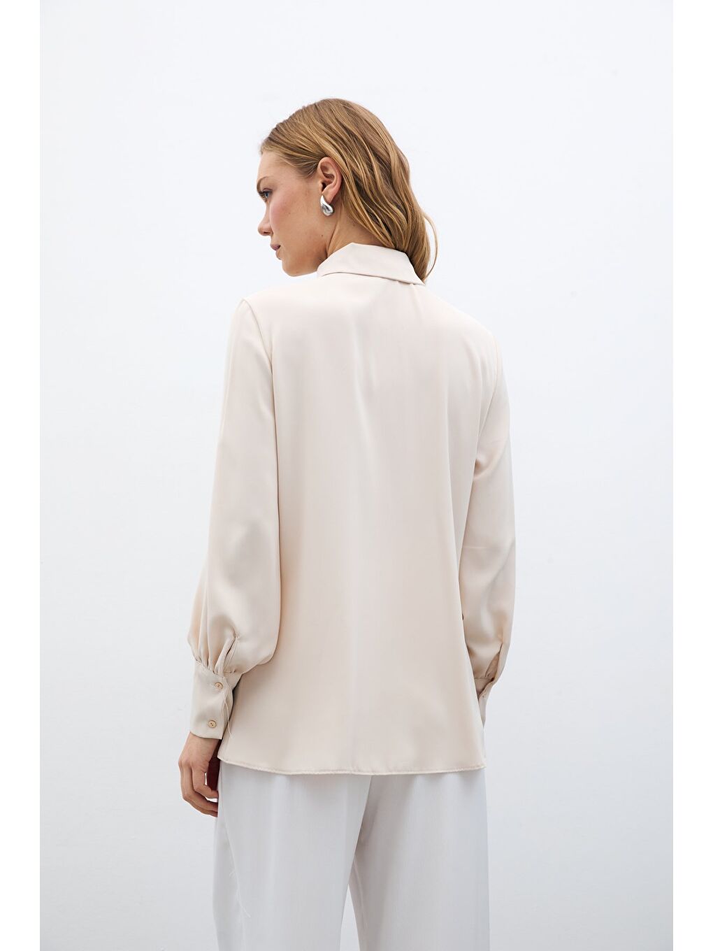 Şerit Aksesuarlı Bluz - Bej-7