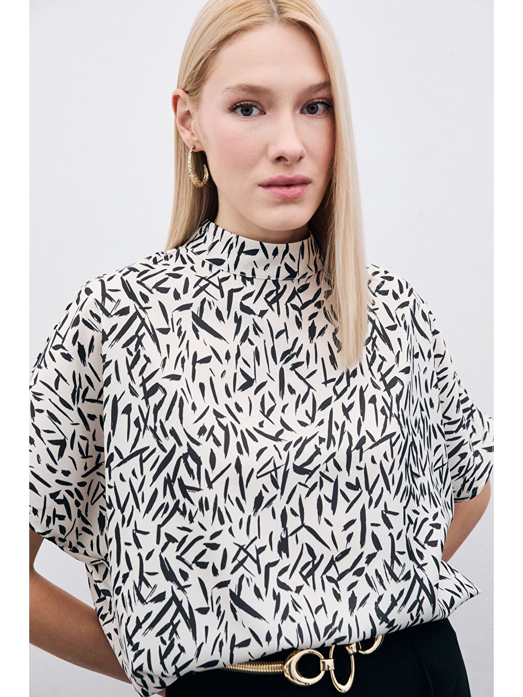 Yarasa Kol Desenli Bluz - Siyah-1