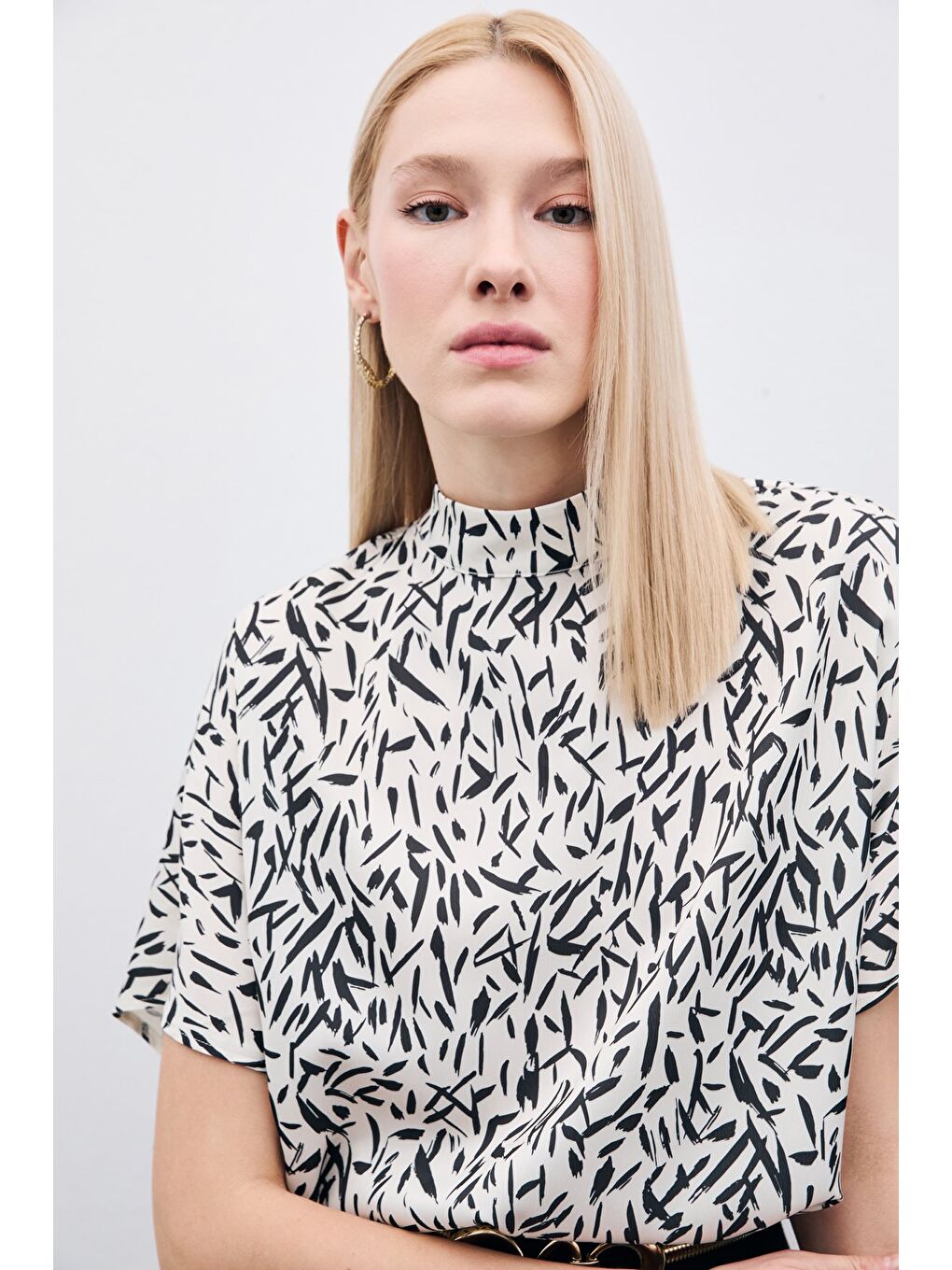 Yarasa Kol Desenli Bluz - Siyah-3