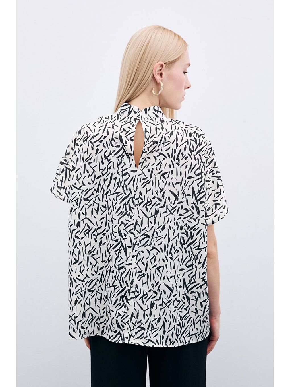 Yarasa Kol Desenli Bluz - Siyah-4