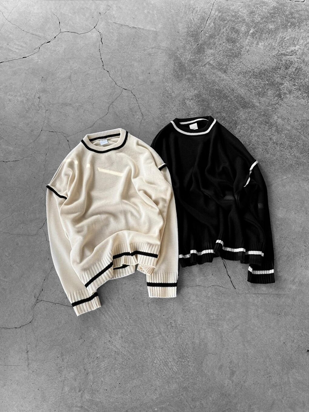 Erkek Oversize Yuvarlak Yaka Kontrast Detaylı Kazak Bej-4