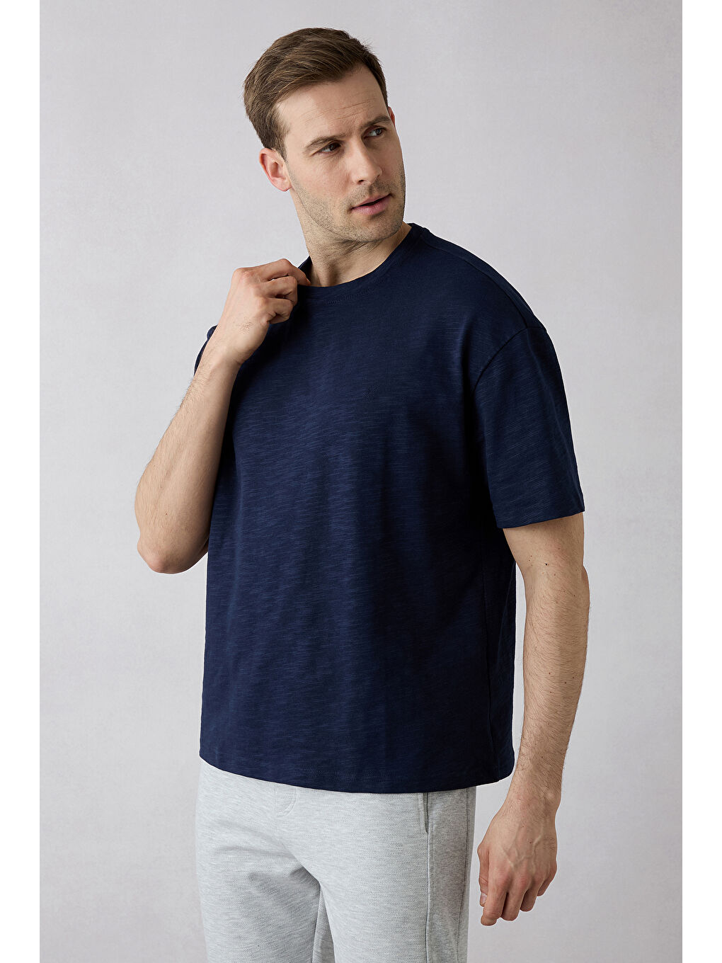 Lacivert Bisiklet Yaka Oversize Baskılı Nakışlı Pamuk Tişört-1