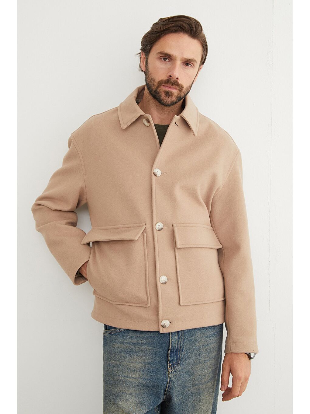 Bej Düğmeli Çift Cepli Gömlek Yaka Kaşe Kaban-2