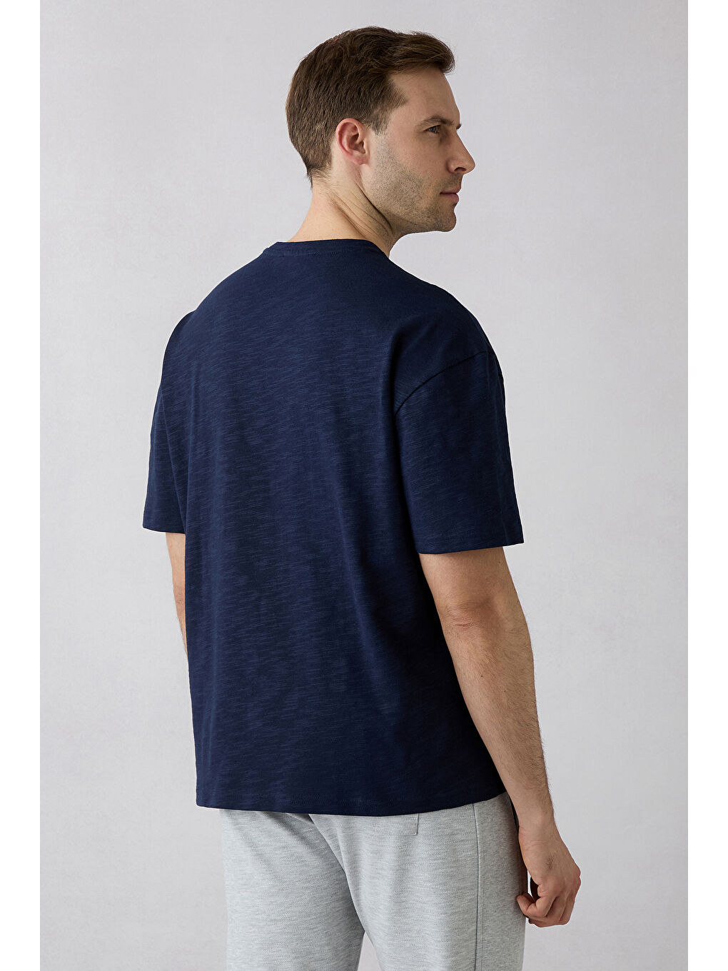 Lacivert Bisiklet Yaka Oversize Baskılı Nakışlı Pamuk Tişört-3