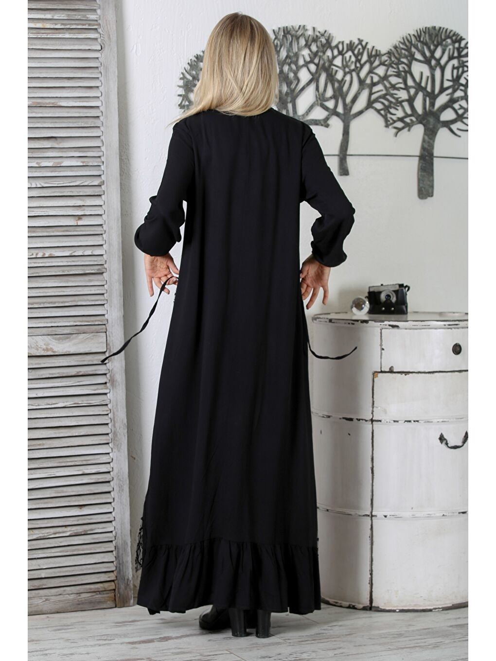 Siyah Yuvarlak Yaka Uzun Kol Bağlamalı Tek Cepli Dantelli Long Fit Örme Geniş Kesim Elbise-6