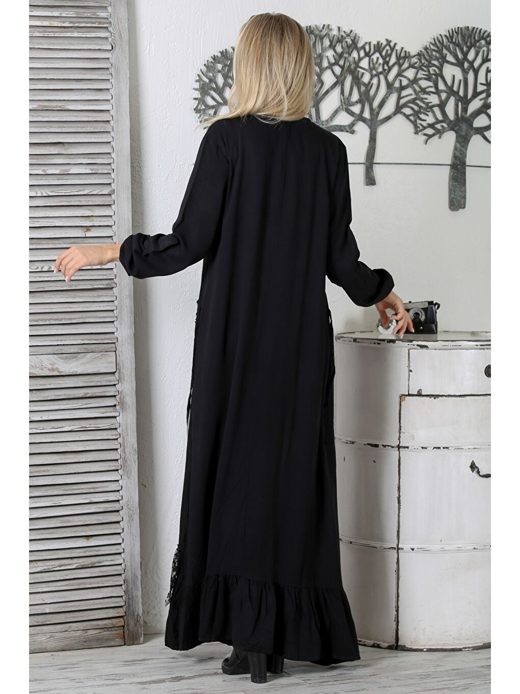 Siyah Yuvarlak Yaka Uzun Kol Bağlamalı Tek Cepli Dantelli Long Fit Örme Geniş Kesim Elbise-7