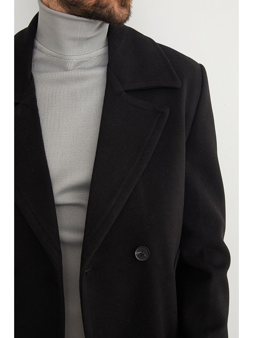 Siyah Düğmeli Kruvaze Yaka Kaşe Kaban-4