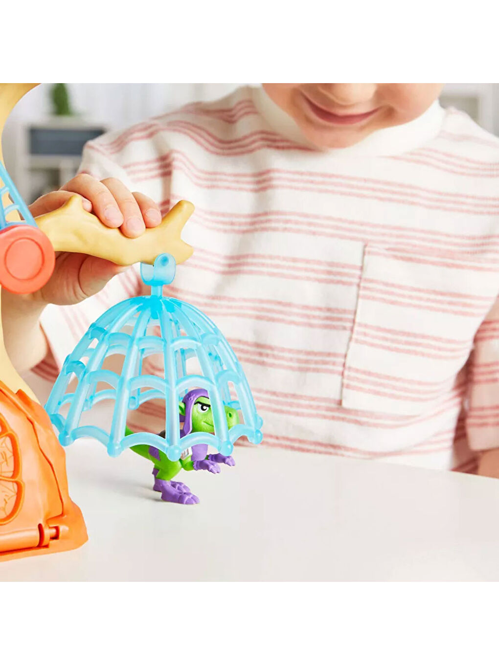 And His Amazing Friends Dino Webs Ağaç Evi Set F9477-2