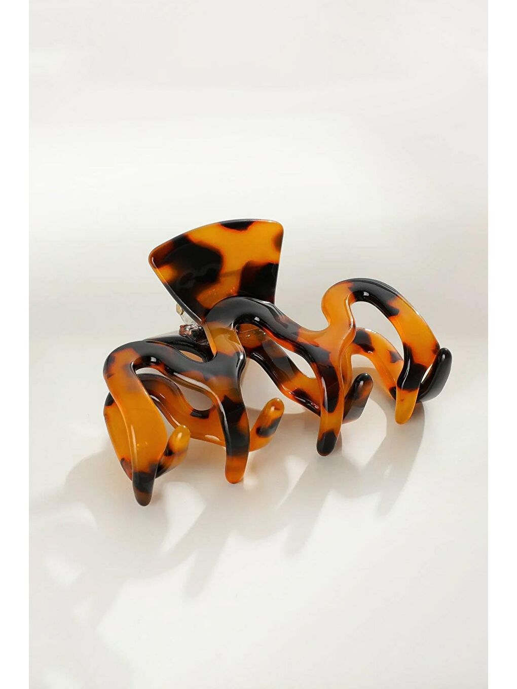 Kahverengi Kaplumbağa Sırtı Dalgalı Kadın Mandal Toka-1