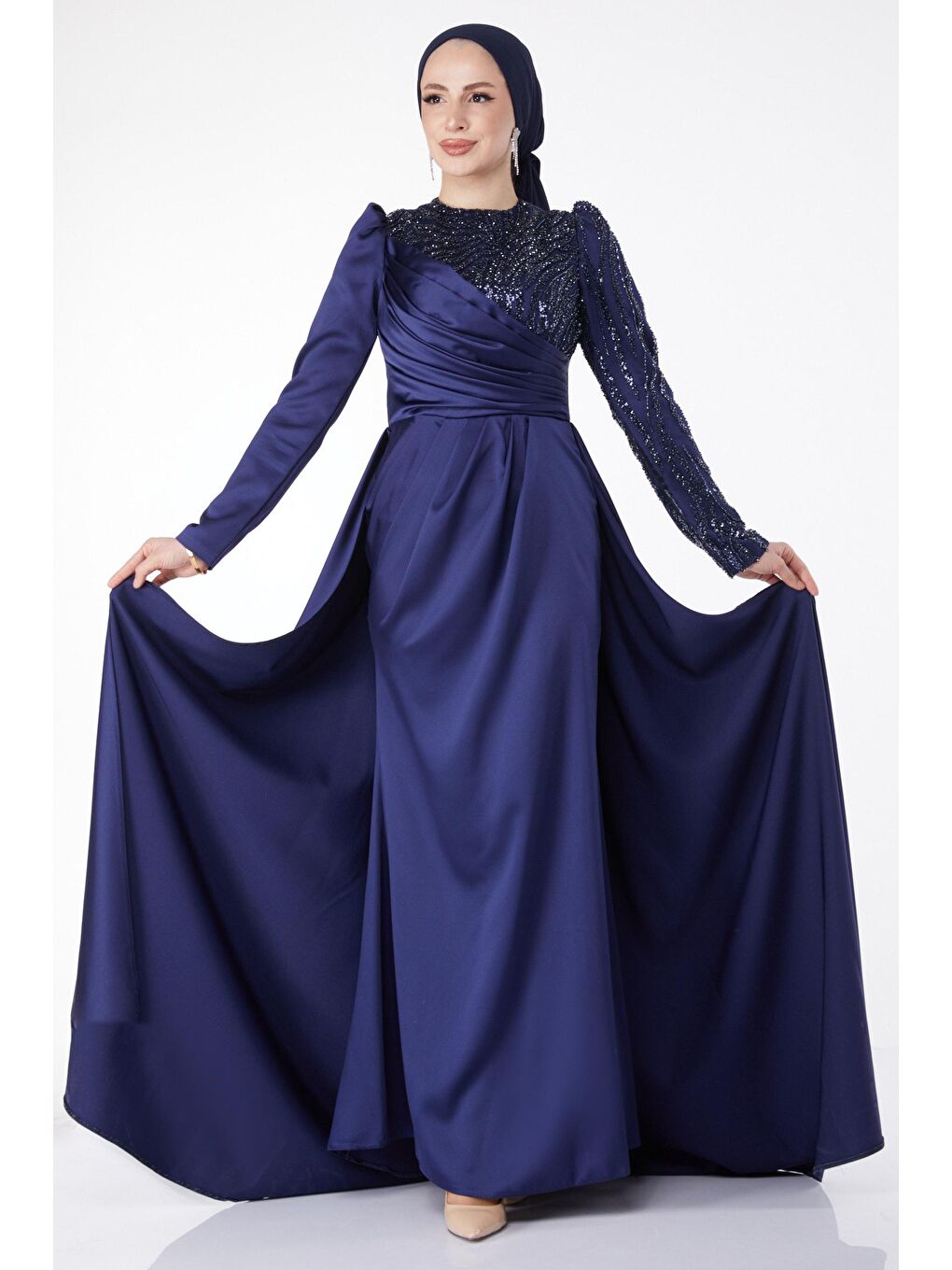 Düz Bisiklet Yaka Kadın Lacivert Payetli Arkası Kuyruklu Abiye Elbise - 24884