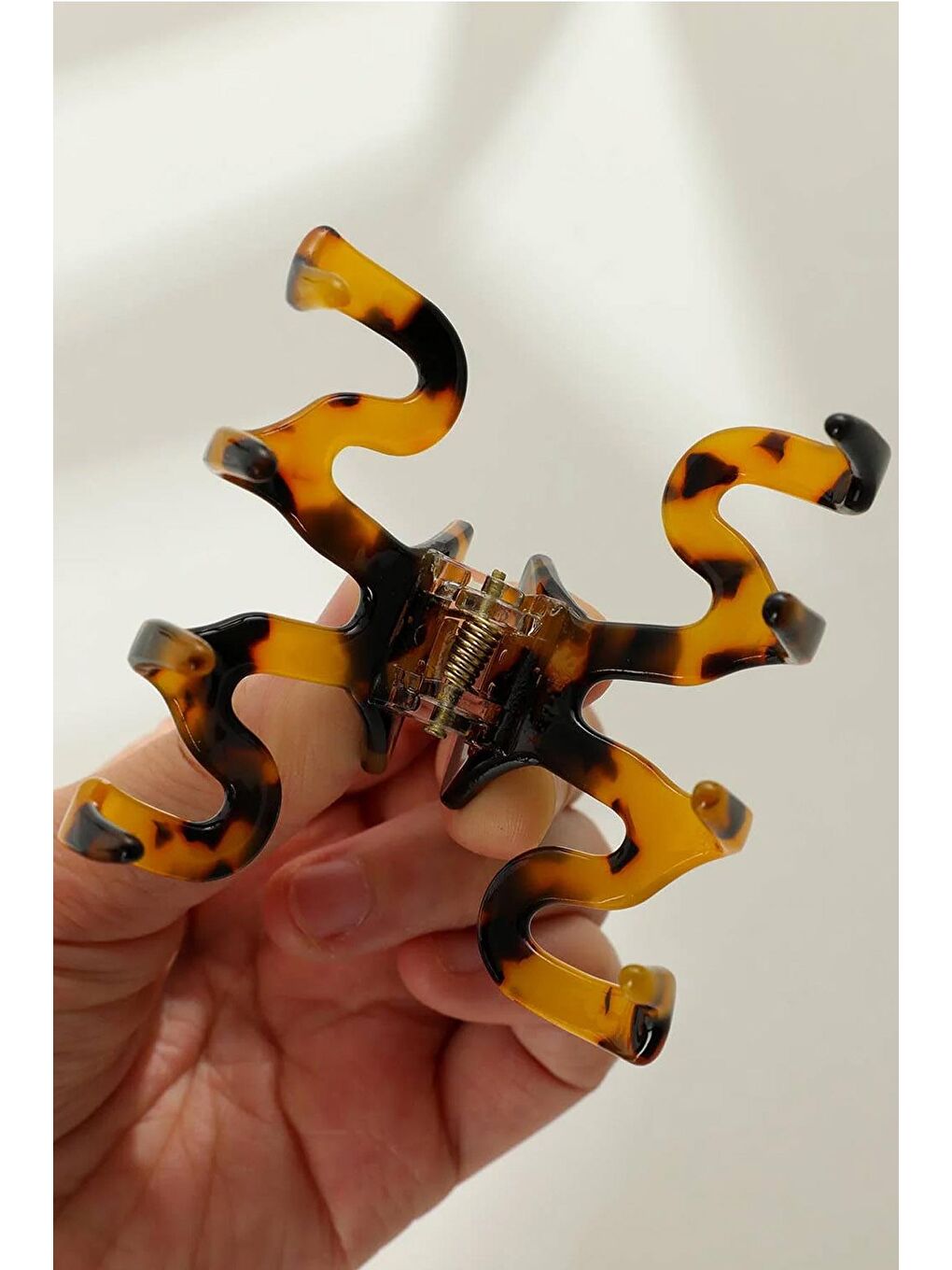 Kahverengi Kaplumbağa Sırtı Dalgalı Kadın Mandal Toka-2