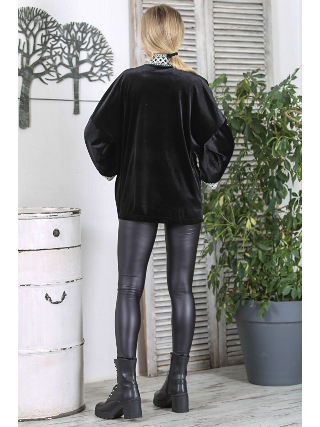 Siyah 3/4 Kol Şeritli Nakışlı Dokuma Kadife Kimono-7