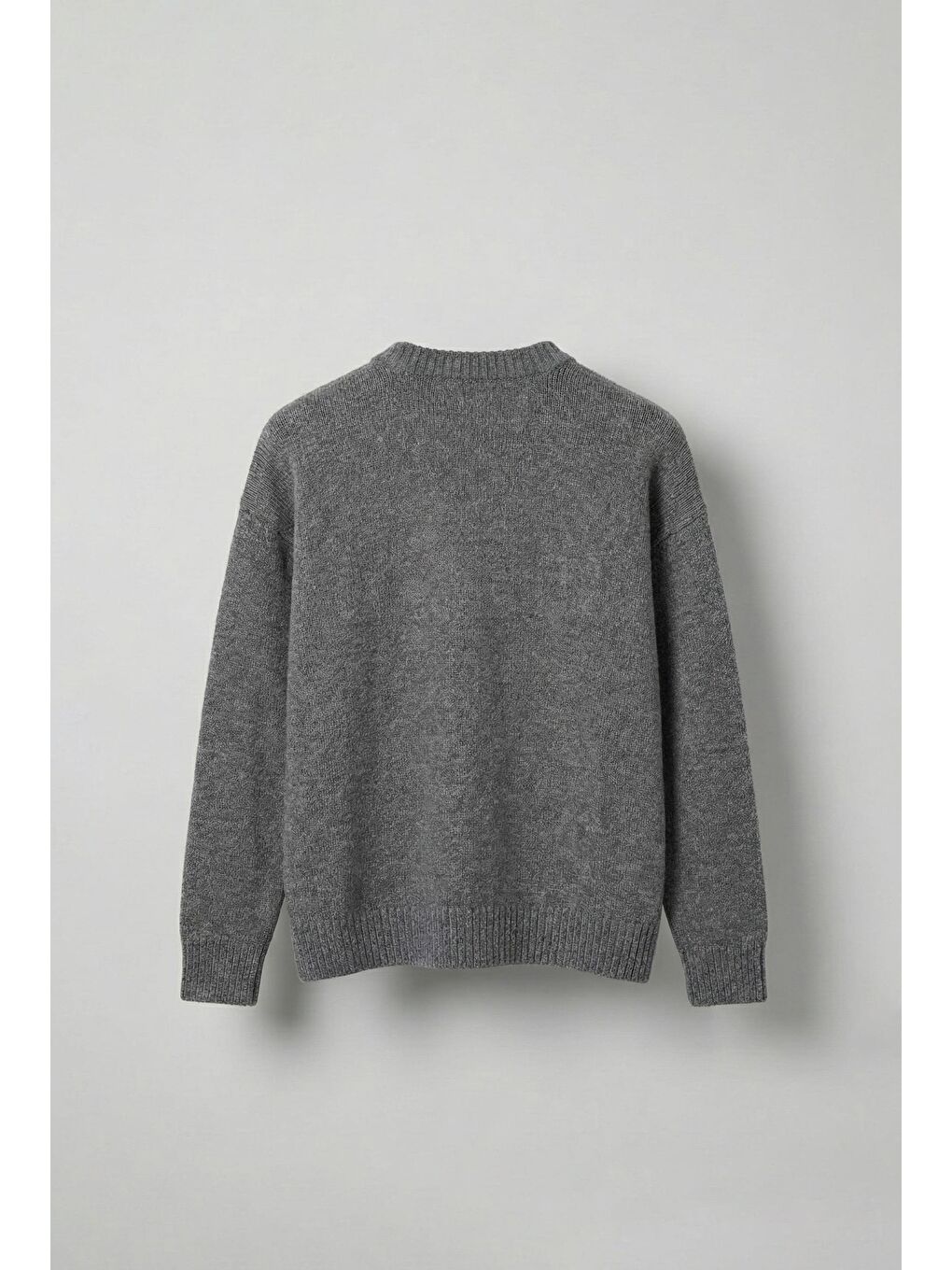 Gri Erkek Oversize Limited Kabartma Baskılı Triko Kazak Füme-1