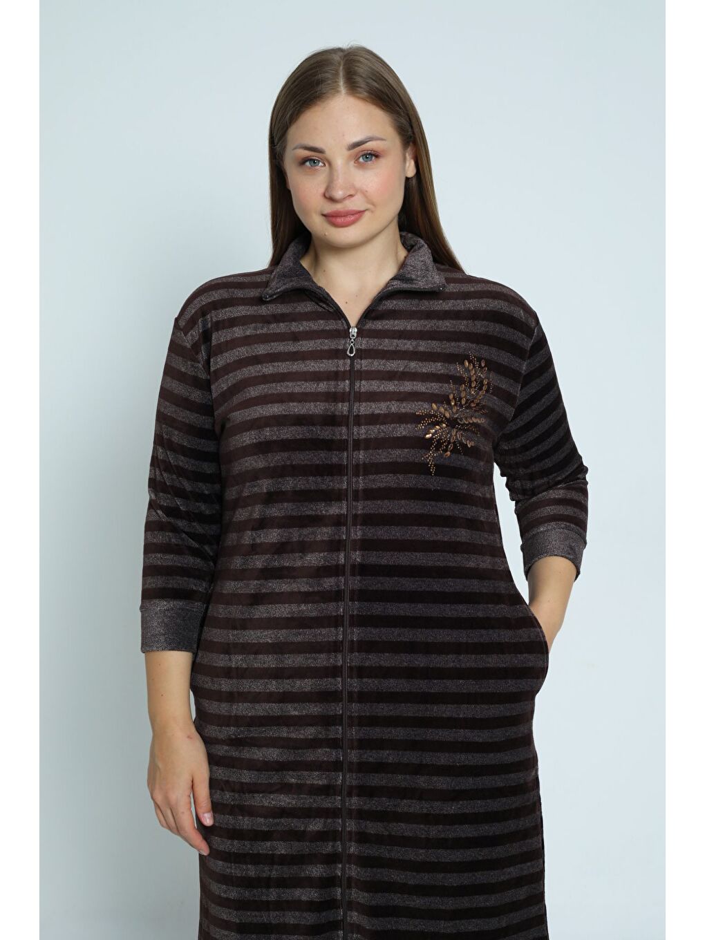 Kadın Kahverengi Çizgi Desenli Truvakar Kollu Taş Detaylı Pamuklu Kadife Büyük Beden Elbise-2