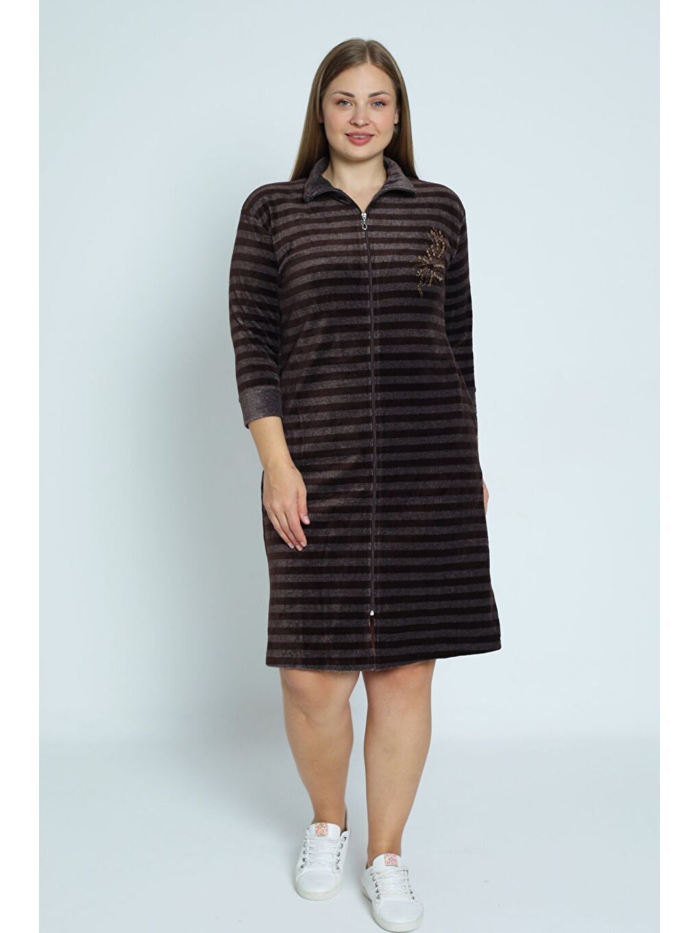 Kadın Kahverengi Çizgi Desenli Truvakar Kollu Taş Detaylı Pamuklu Kadife Büyük Beden Elbise-3
