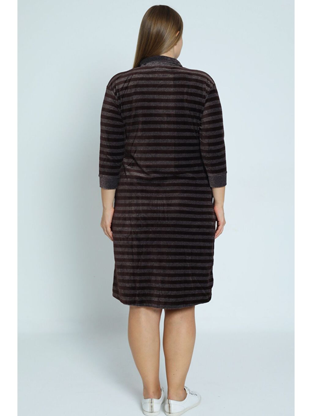 Kadın Kahverengi Çizgi Desenli Truvakar Kollu Taş Detaylı Pamuklu Kadife Büyük Beden Elbise-4