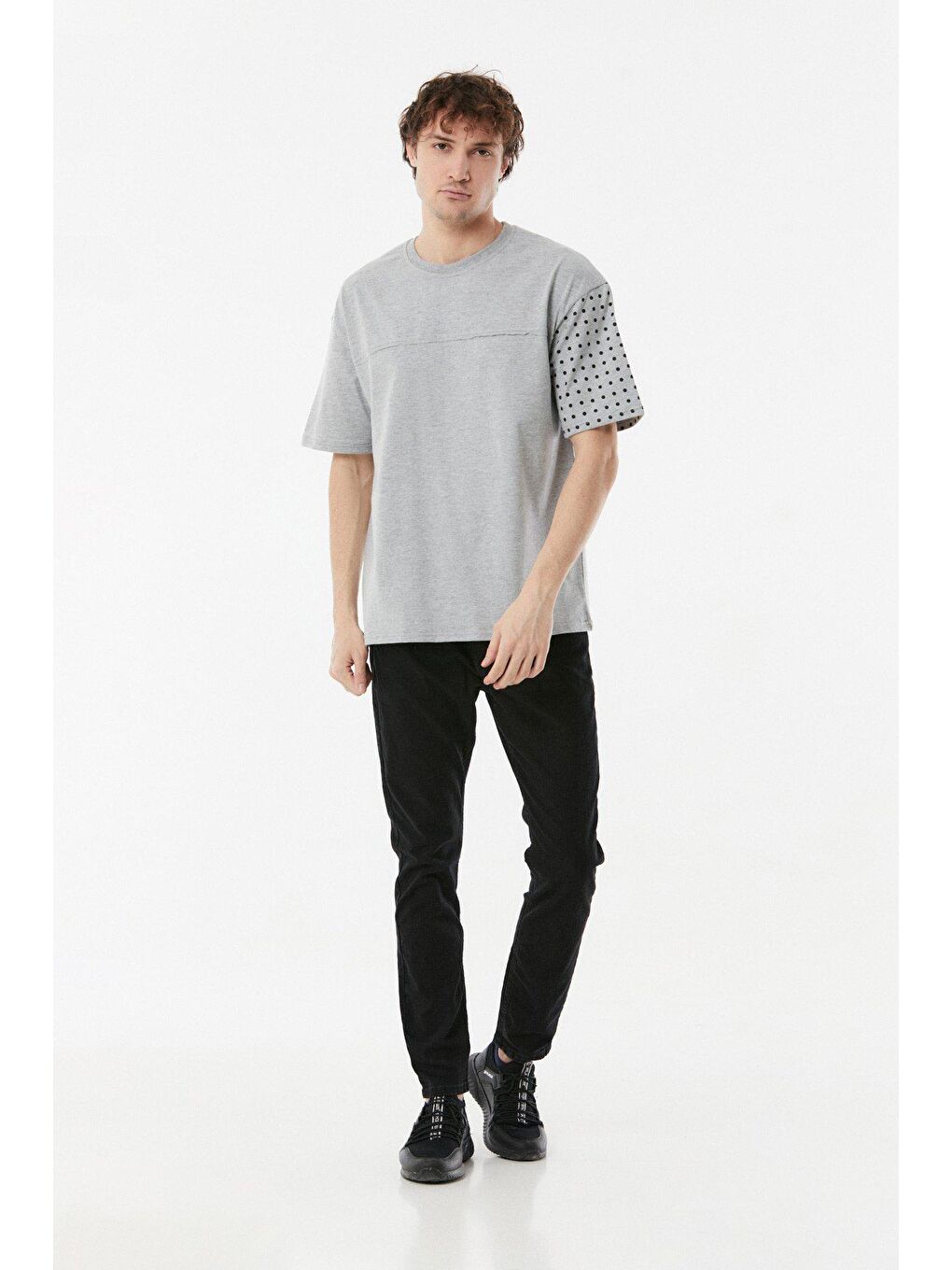Gri Puantiyeli Bisiklet Yaka Oversize Tişört-1