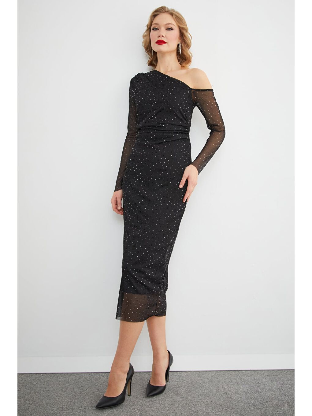 Siyah Taş Detaylı Drapeli Astarlı Tül Elbise-1