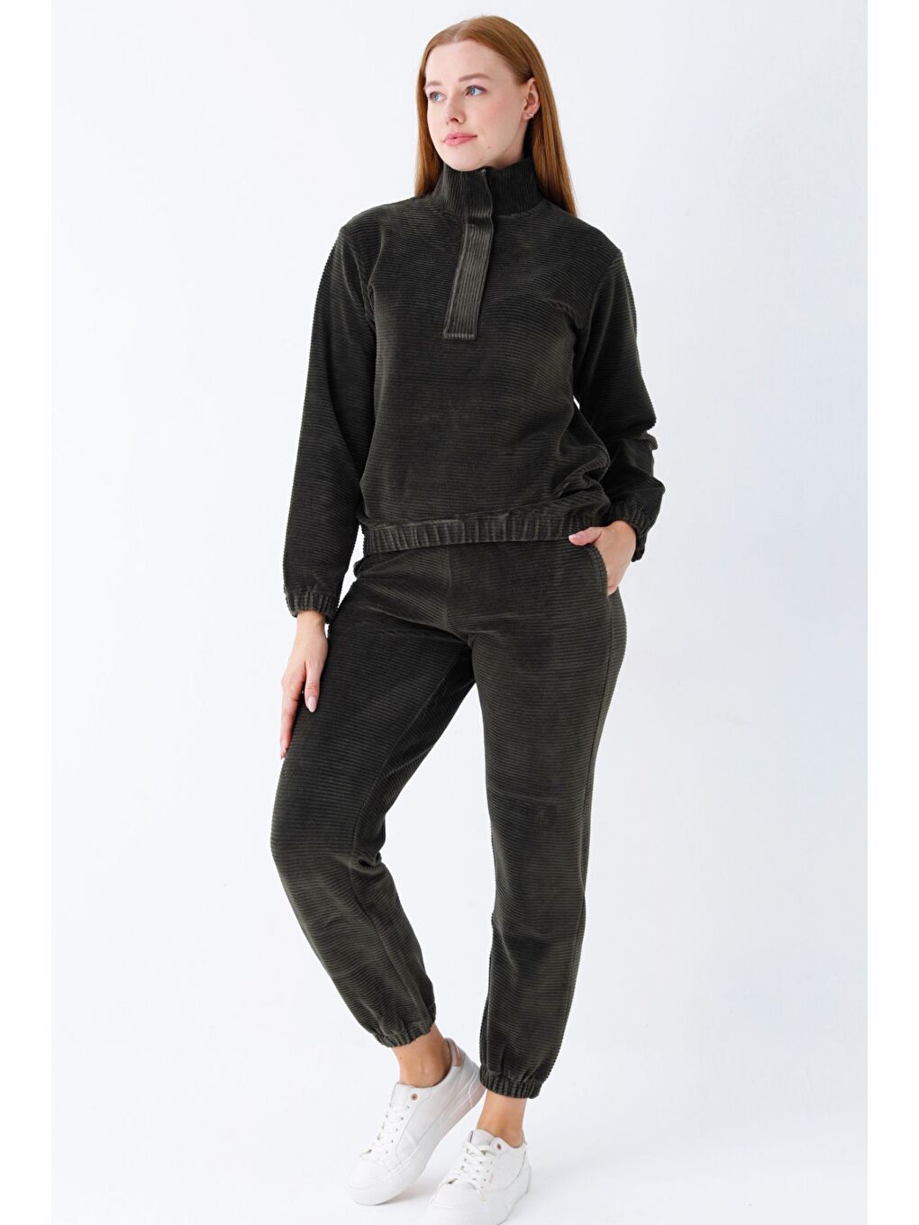 Haki kadın haki uzun kollu cepli yakası fermuarlı pamuklu kadife Elastanlı alt üst eşofman takımı