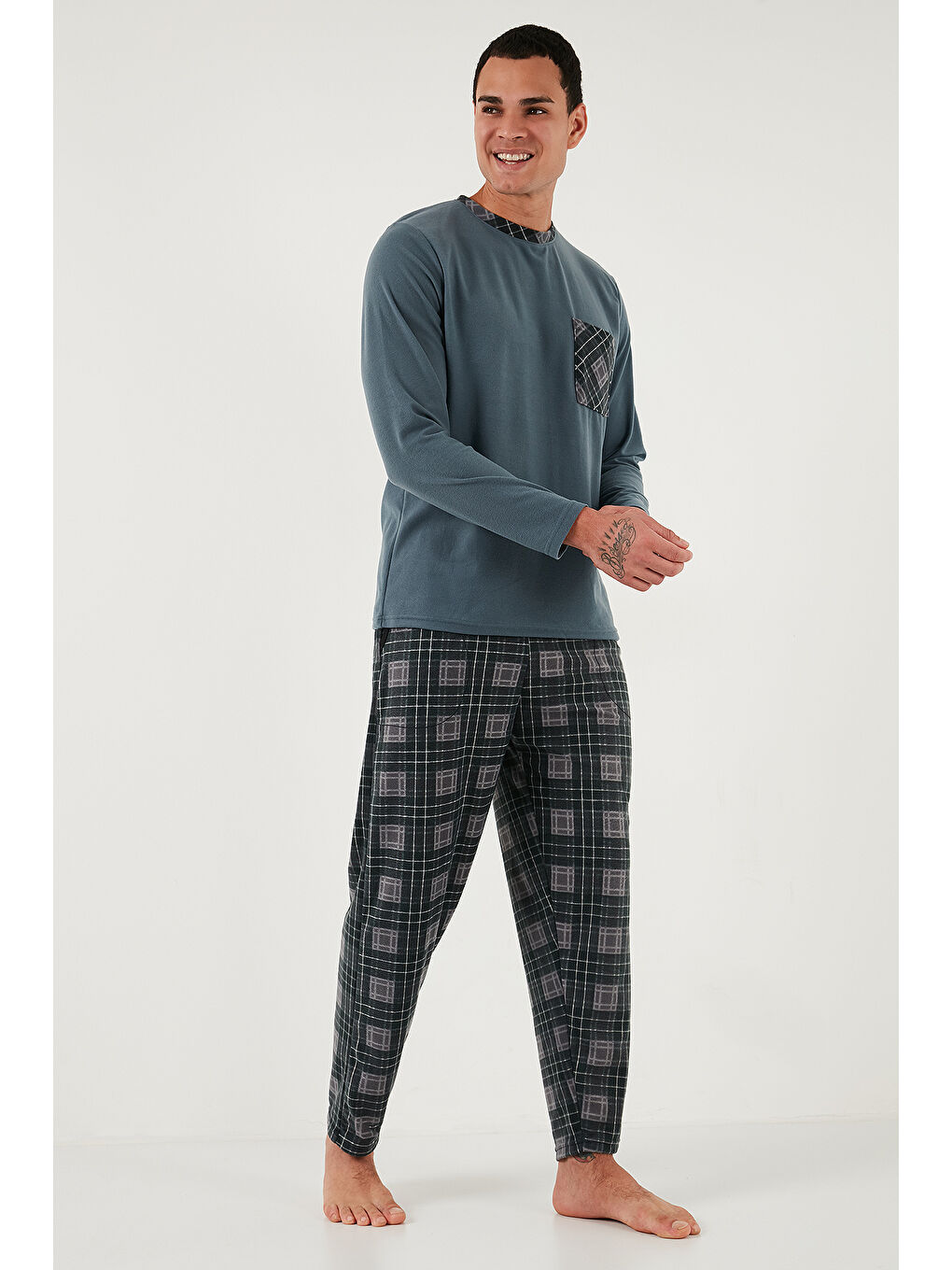 Gri Kareli Yumuşak Dokulu Regular Fit Uzun Kollu Pijama Takımı 609611060-4