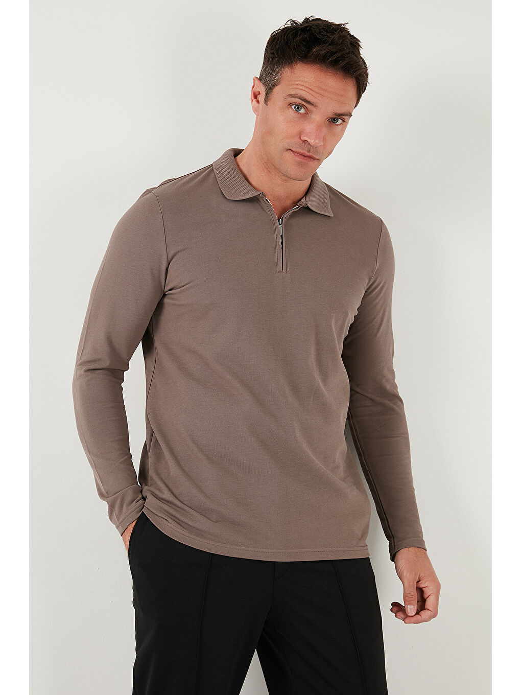 Kahverengi Pamuklu Slim Fit Yarım Fermuarlı Polo Yaka Erkek Sweat 5903010-2