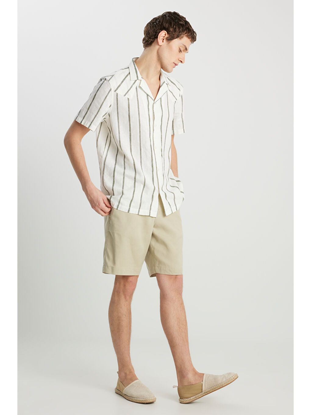 Regular Fit Normal Kesim Lastik Bel Detaylı Açık Yeşil Şort-3