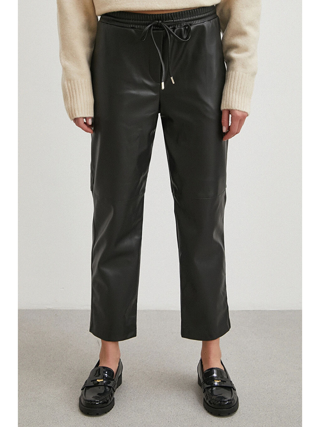 Kemerli Lastikli Deri Pantolon Siyah-4