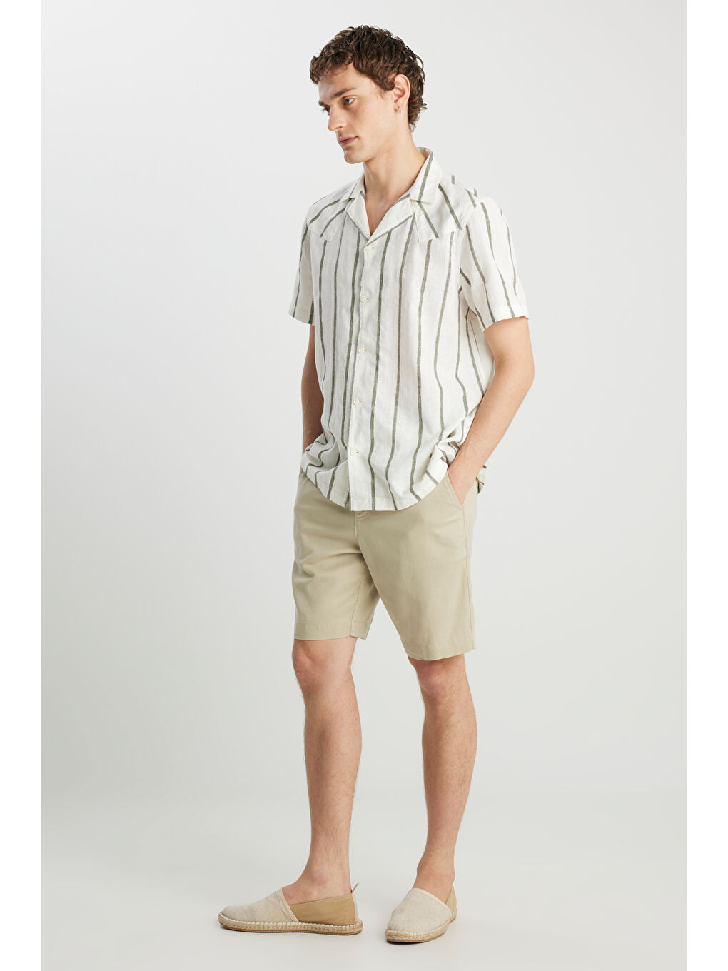 Regular Fit Normal Kesim Lastik Bel Detaylı Açık Yeşil Şort-4