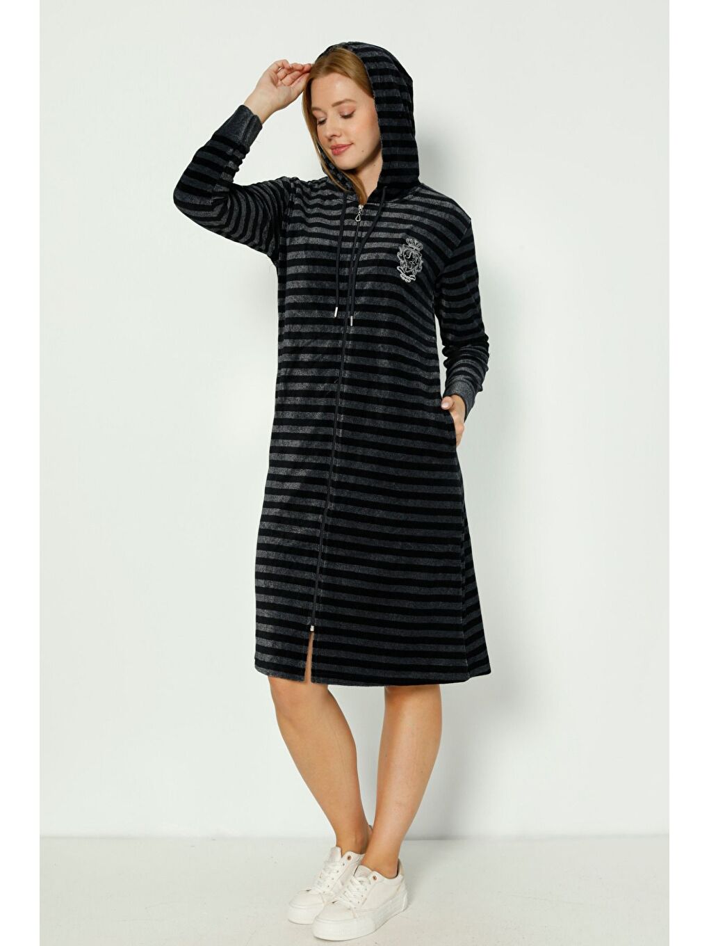 Lacivert haki çizgili Kapüşonlu nakış detaylı pamuklu kadife uzun kollu kadın elbise-1