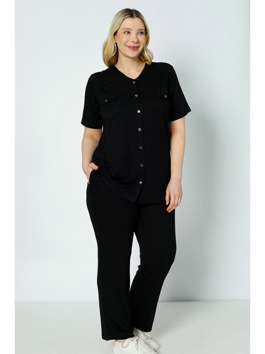 Siyah kadın siyah büyük beden kısa kollu düğmeli cepli eşofman takımı
