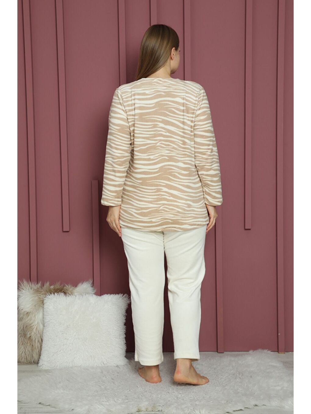 Bej Kadın Uzun Kollu Desenli Büyük Beden Soft Polar Eşofman Takımı-4