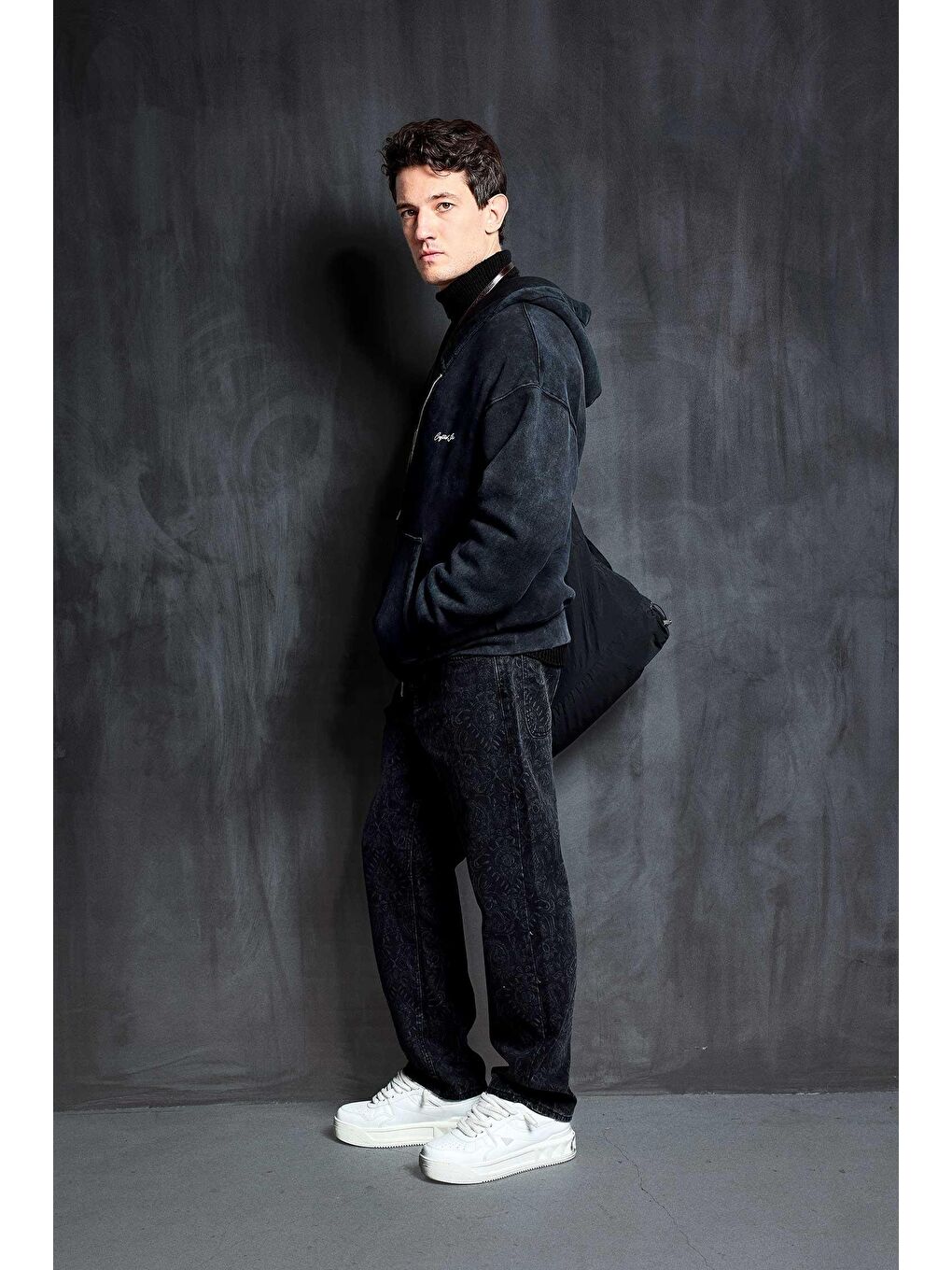 Erkek Relax Fit Yıkamalı Kapüşonlu Sweatshirt Siyah-3