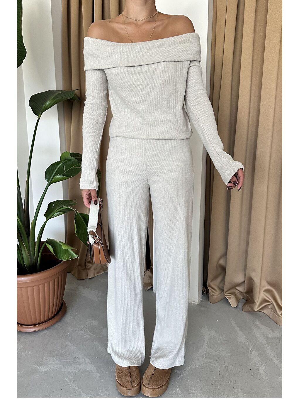 Karışık Bej Selanik Kumaş Madonna Yaka Alt Üst Pantolonlu Takım-3