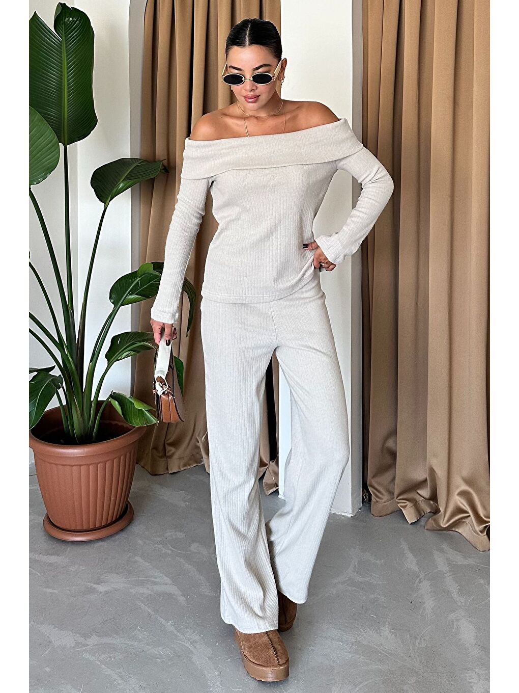 Karışık Bej Selanik Kumaş Madonna Yaka Alt Üst Pantolonlu Takım-4