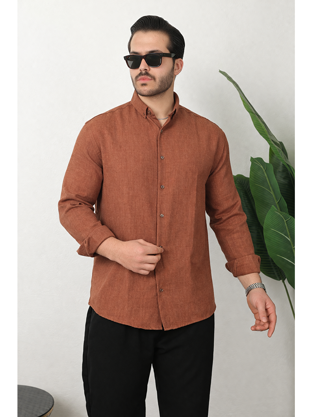 Kahverengi Erkek Trend Dokulu Kısa Kol Basic Kiremit Keten Gömlek