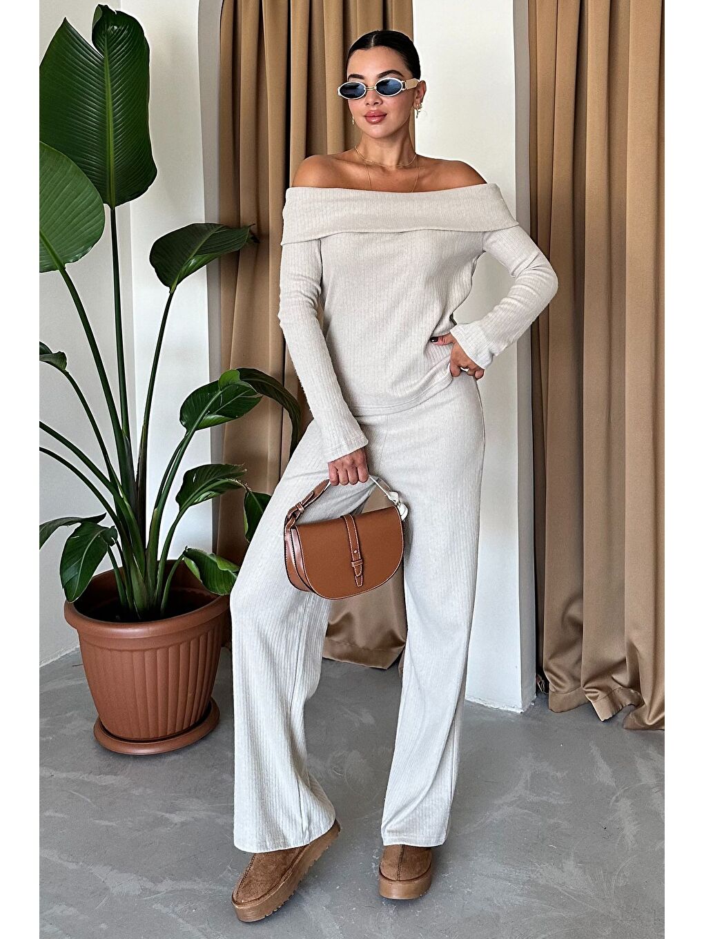 Karışık Bej Selanik Kumaş Madonna Yaka Alt Üst Pantolonlu Takım-5