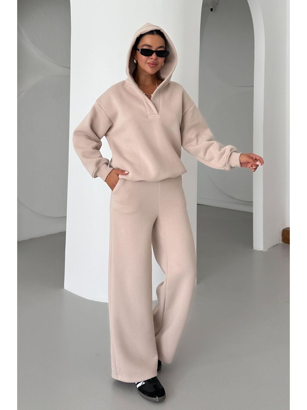 Kadın Bej Patlı Yaka Kapüşonlu 3 İplik Eşofman Takımı-3