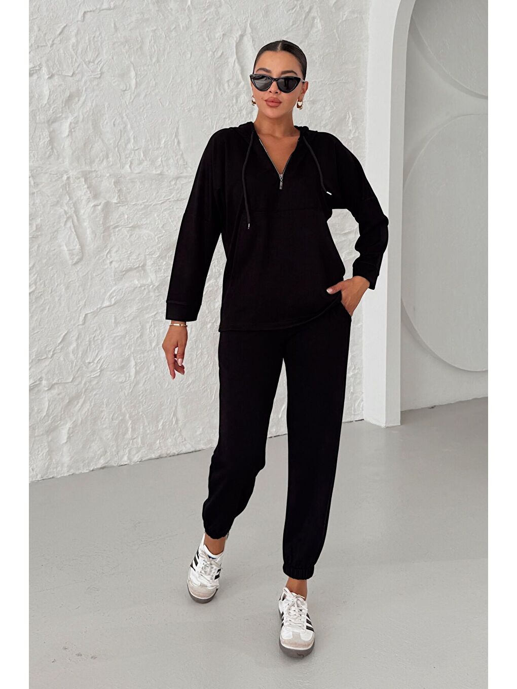 Kadın Siyah Yarım Fermuarlı Kapüşonlu Modal Kumaş Eşofman Takımı