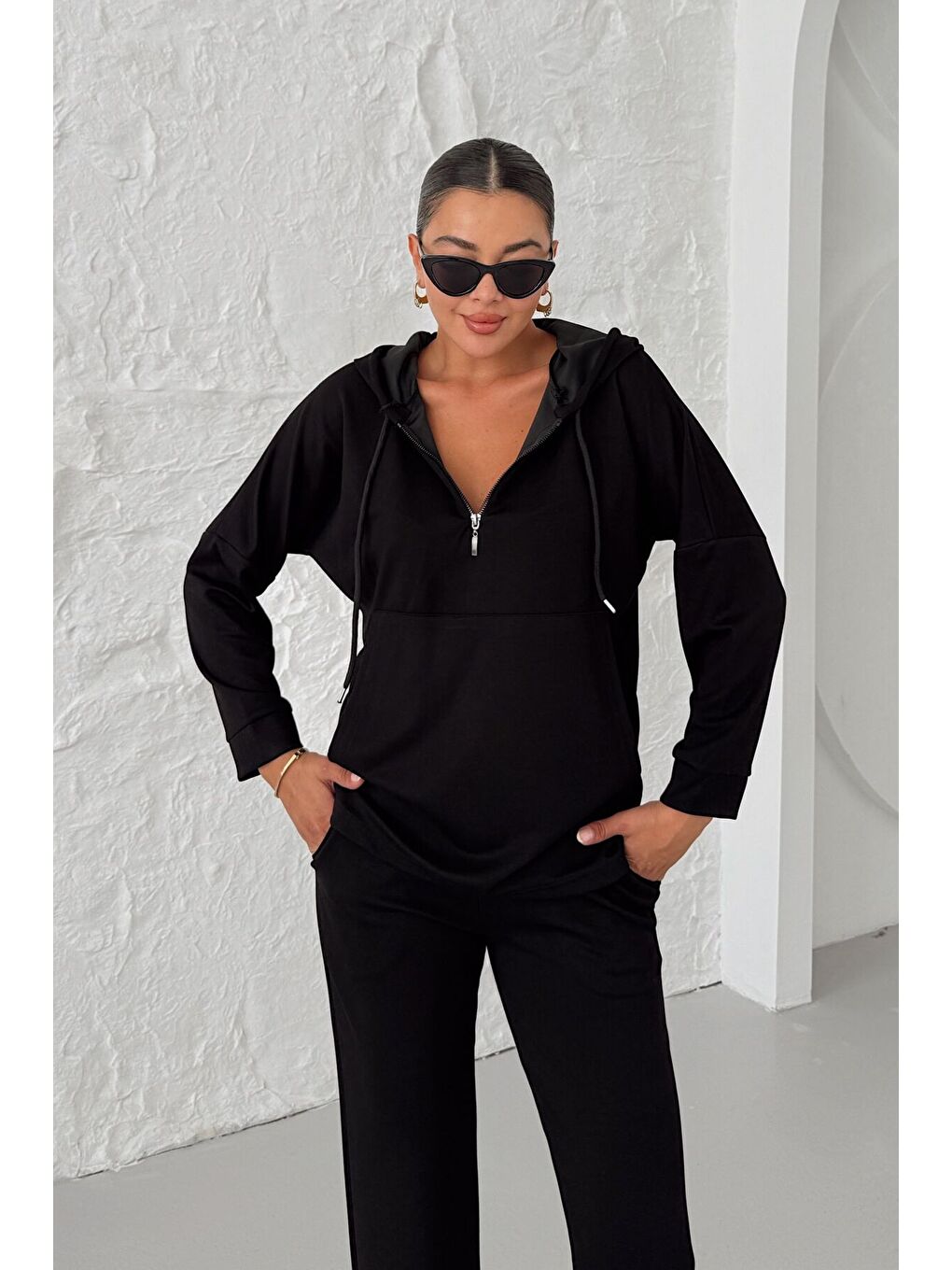 Kadın Siyah Yarım Fermuarlı Kapüşonlu Modal Kumaş Eşofman Takımı-1