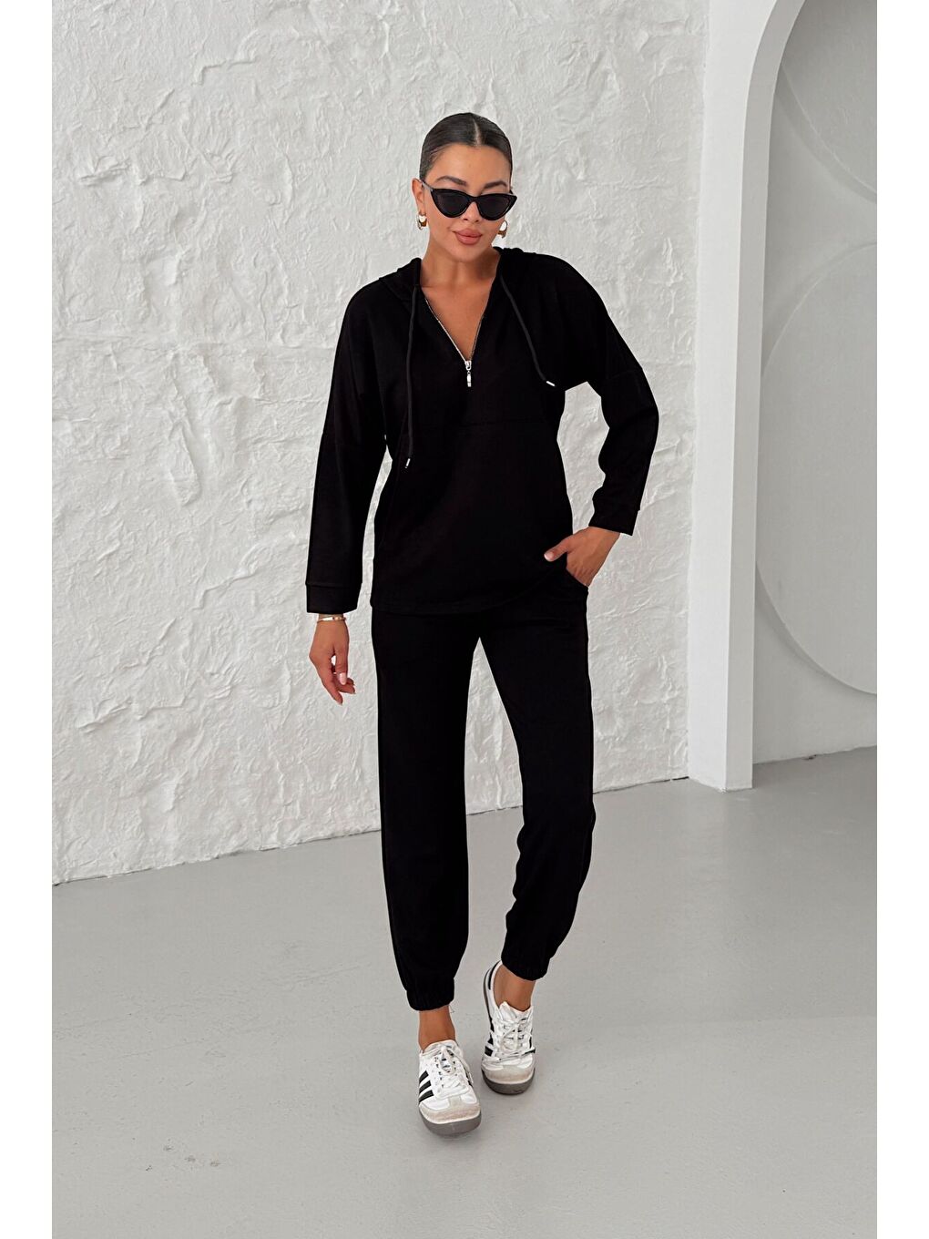 Kadın Siyah Yarım Fermuarlı Kapüşonlu Modal Kumaş Eşofman Takımı-4