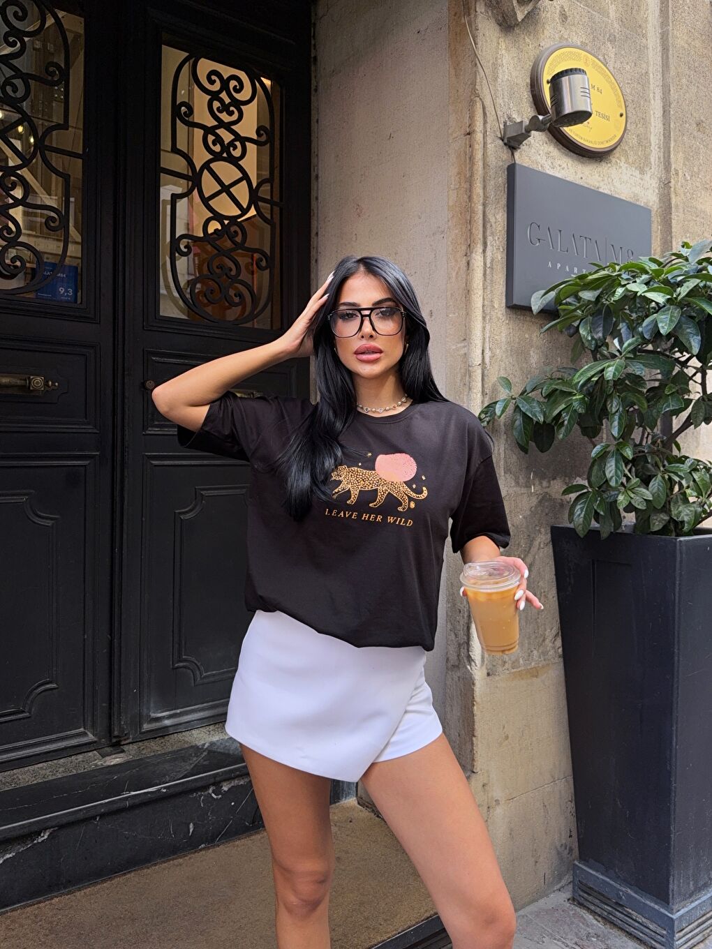 Oversize Kaplan Baskılı Siyah T-Shirt-1