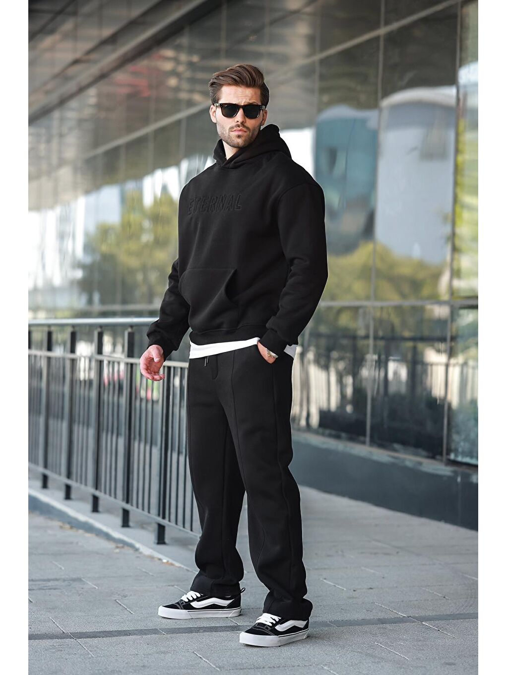 Siyah Kapüşonlu Erkek Eşofman Takımı E7324