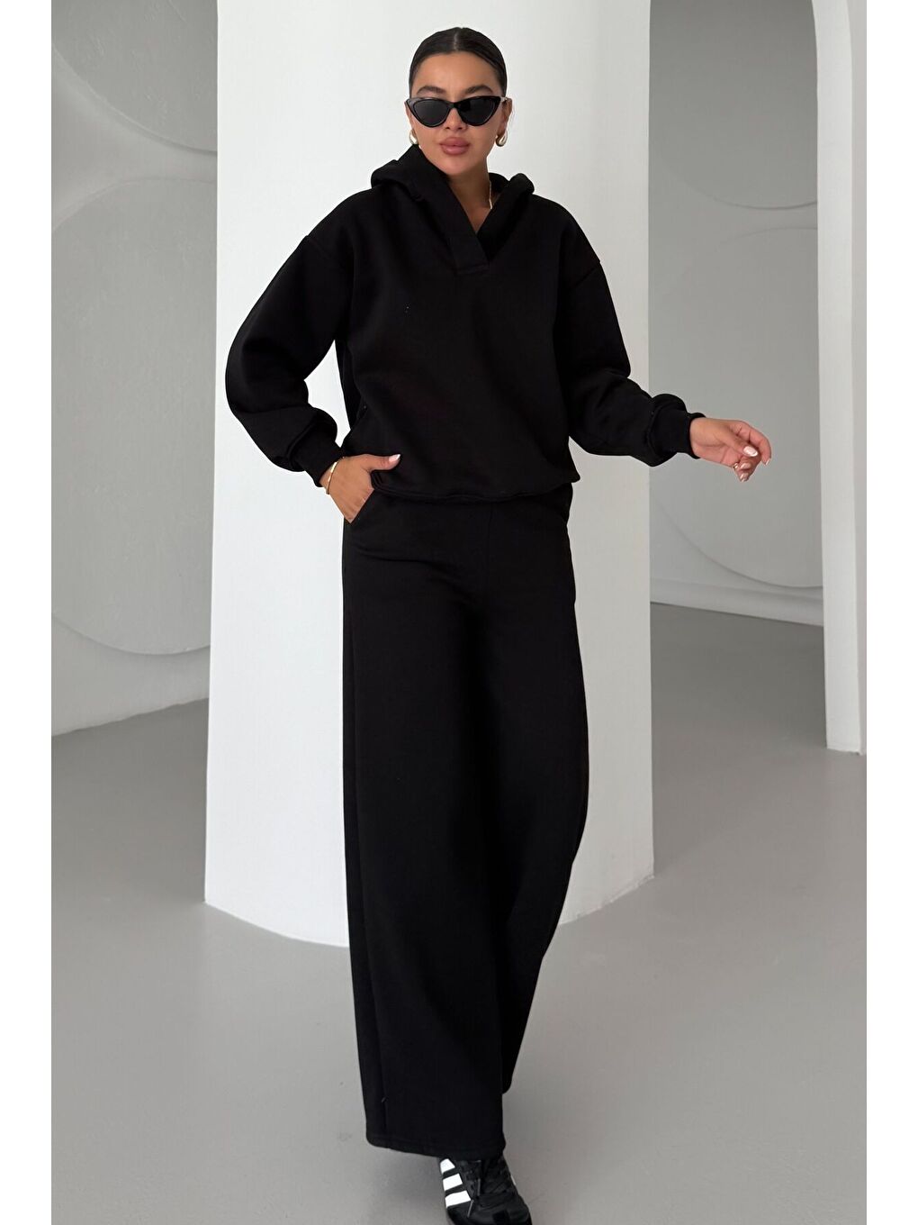 Kadın Siyah Patlı Yaka Kapüşonlu 3 İplik Eşofman Takımı-1