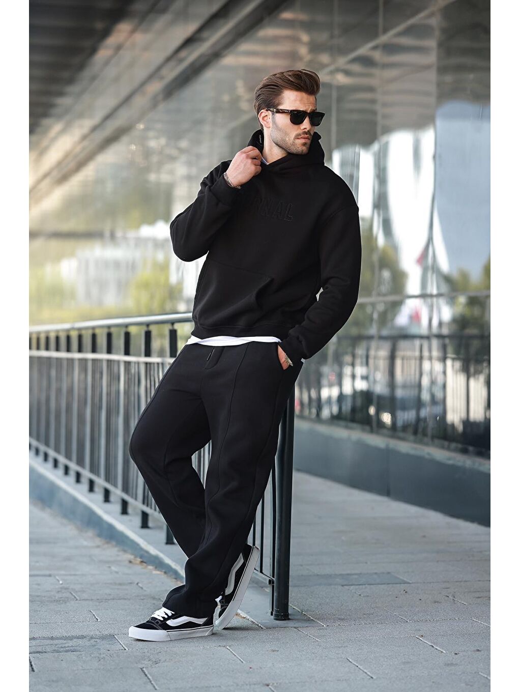 Siyah Kapüşonlu Erkek Eşofman Takımı E7324-3