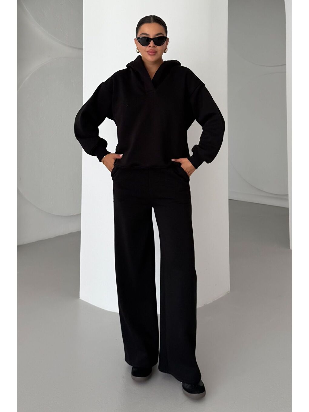 Kadın Siyah Patlı Yaka Kapüşonlu 3 İplik Eşofman Takımı-3