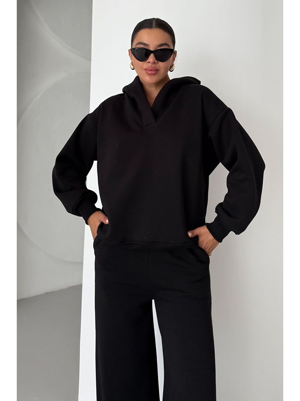 Kadın Siyah Patlı Yaka Kapüşonlu 3 İplik Eşofman Takımı-4