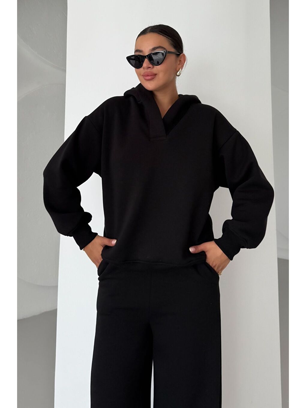 Kadın Siyah Patlı Yaka Kapüşonlu 3 İplik Eşofman Takımı-5